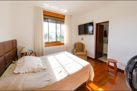 Casa à venda com 444m², 5 quartos e 3 vagasSuíte 3