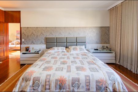 Casa à venda com 444m², 5 quartos e 3 vagasSuíte 2