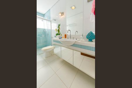 Casa à venda com 444m², 5 quartos e 3 vagasBanheiro