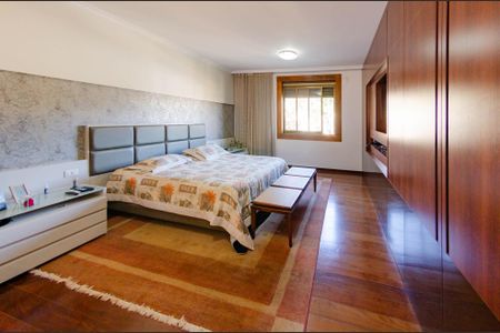 Casa à venda com 444m², 5 quartos e 3 vagasSuíte 2