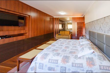 Casa à venda com 444m², 5 quartos e 3 vagasSuíte 2