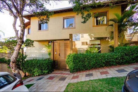 Casa à venda com 444m², 5 quartos e 3 vagasFachada