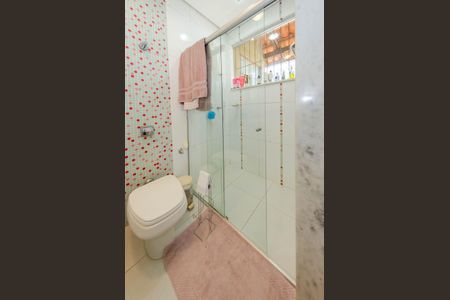 Casa à venda com 444m², 5 quartos e 3 vagasBanheiro suíte 4