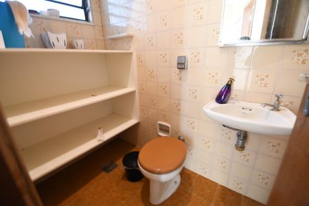 Casa à venda com 152m², 3 quartos e 3 vagasBanheiro de serviço