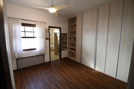 Casa à venda com 152m², 3 quartos e 3 vagasQuarto 3 - Suíte