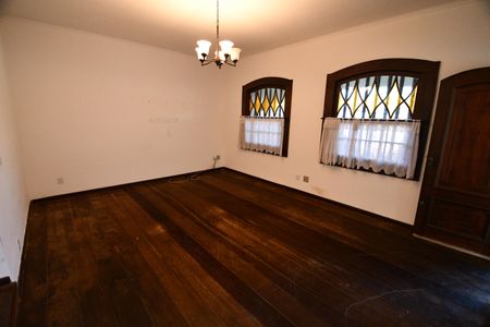 Casa à venda com 152m², 3 quartos e 3 vagasSala