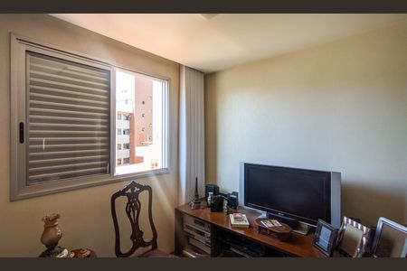 Apartamento à venda com 200m², 4 quartos e 3 vagasQuarto 2