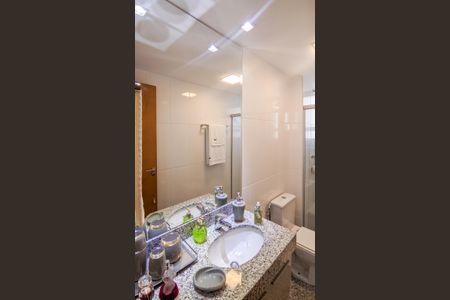 Apartamento à venda com 200m², 4 quartos e 3 vagasBanheiro da Suíte 1