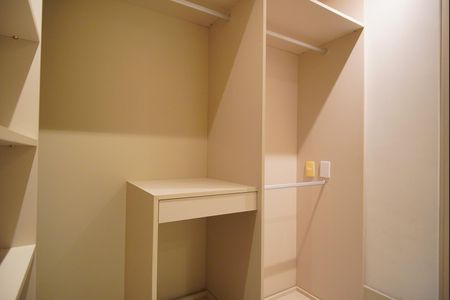 Apartamento para alugar com 250m², 3 quartos e 2 vagasCloset