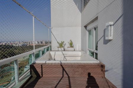 Apartamento para alugar com 250m², 3 quartos e 2 vagas Apartamento para alugar com 250m², 3 quartos e 2 vagasVaranda