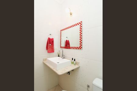 Casa à venda com 156m², 3 quartos e 4 vagasBanheiro Social