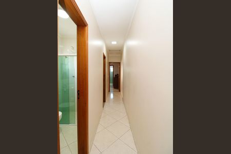 Casa à venda com 156m², 3 quartos e 4 vagasCorredor - Quartos