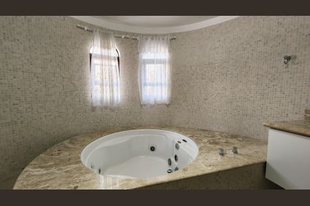 Apartamento à venda com 284m², 5 quartos e 3 vagas Apartamento à venda com 284m², 5 quartos e 3 vagasBanheiro da Suíte