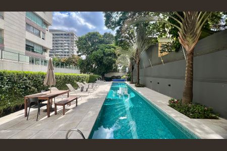 Apartamento à venda com 93m², 2 quartos e 2 vagas Apartamento à venda com 93m², 2 quartos e 2 vagasPiscina