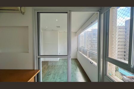 Apartamento à venda com 93m², 2 quartos e 2 vagas Apartamento à venda com 93m², 2 quartos e 2 vagasSala privativa