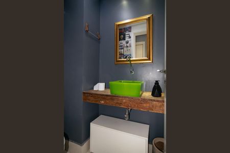 Apartamento à venda com 47m², 1 quarto e 1 vaga Apartamento à venda com 47m², 1 quarto e 1 vagaBanheiro de Serviço