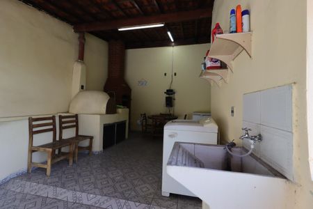 Casa à venda com 257m², 2 quartos e 1 vagaÁrea de Serviço