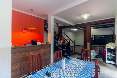 Casa à venda com 358m², 3 quartos e 2 vagas Casa à venda com 358m², 3 quartos e 2 vagasSala