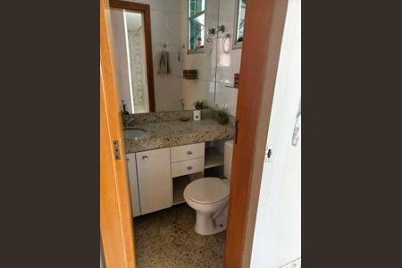 Apartamento à venda com 170m², 4 quartos e 3 vagasBanheiro da Suíte 2