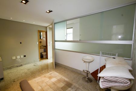 Apartamento à venda com 170m², 4 quartos e 3 vagasSuíte 2