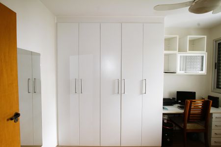 Apartamento à venda com 170m², 4 quartos e 3 vagasQuarto 1 - Armários