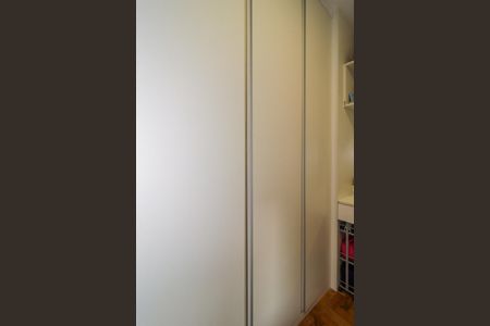 Casa de condomínio à venda com 162m², 4 quartos e 4 vagas Casa de condomínio à venda com 162m², 4 quartos e 4 vagasQuarto 1