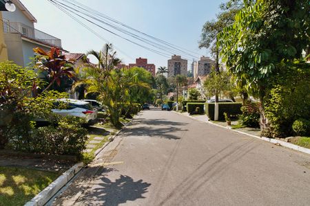 Casa de condomínio à venda com 162m², 4 quartos e 4 vagas Casa de condomínio à venda com 162m², 4 quartos e 4 vagasÁrea comum