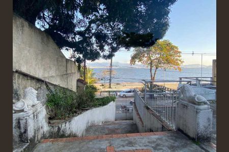 Casa à venda com 316m², 3 quartos e 4 vagas