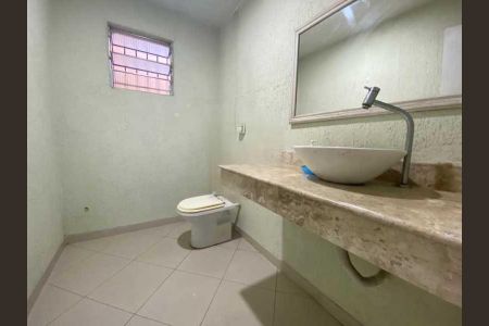 Casa à venda com 316m², 3 quartos e 4 vagas