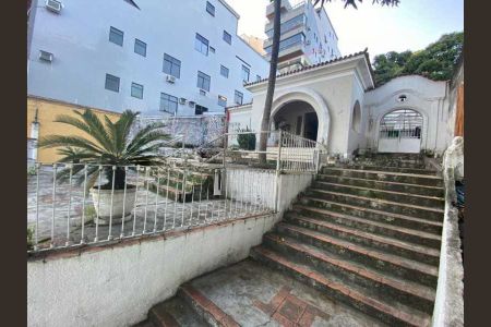 Casa à venda com 316m², 3 quartos e 4 vagas