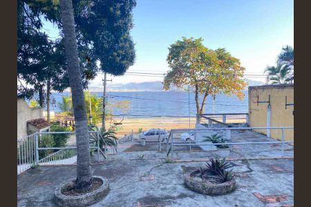 Casa à venda com 316m², 3 quartos e 4 vagas