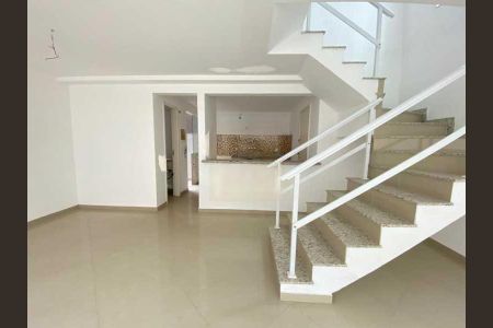 Casa de condomínio à venda com 92m², 3 quartos e 2 vagas