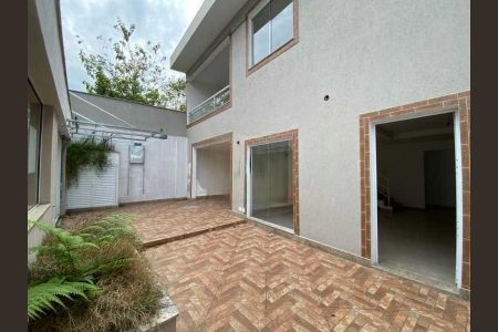 Casa à venda com 183m², 3 quartos e 3 vagas