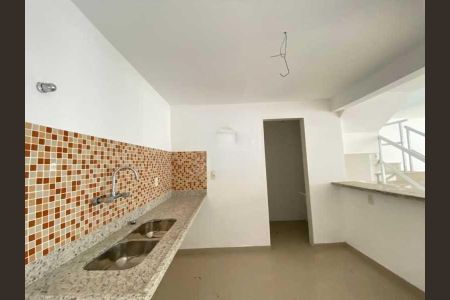 Casa de condomínio à venda com 118m², 4 quartos e 3 vagas