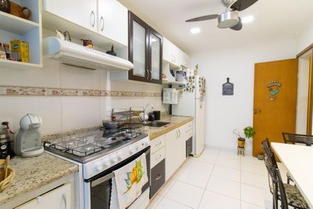 Apartamento à venda com 73m², 2 quartos e 1 vaga Apartamento à venda com 73m², 2 quartos e 1 vagaCozinha