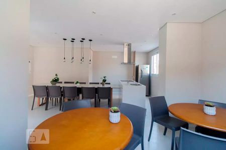 Apartamento à venda com 44m², 2 quartos e 1 vaga Apartamento à venda com 44m², 2 quartos e 1 vagaÁrea comum - Salão de festas