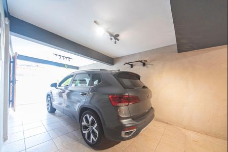 Casa à venda com 215m², 3 quartos e 4 vagas Casa à venda com 215m², 3 quartos e 4 vagasGaragem