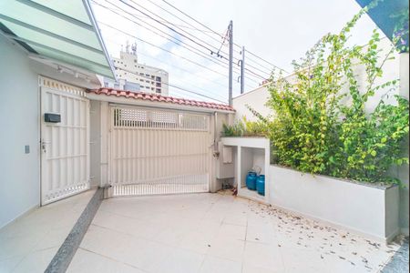 Casa à venda com 215m², 3 quartos e 4 vagas Casa à venda com 215m², 3 quartos e 4 vagasGaragem