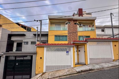 Casa à venda com 215m², 3 quartos e 4 vagas Casa à venda com 215m², 3 quartos e 4 vagasFachada