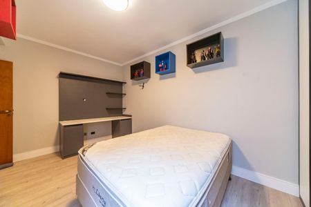 Casa à venda com 215m², 3 quartos e 4 vagas Casa à venda com 215m², 3 quartos e 4 vagasQuarto 2