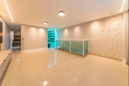 Casa à venda com 215m², 3 quartos e 4 vagas Casa à venda com 215m², 3 quartos e 4 vagasSala