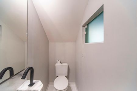 Casa à venda com 215m², 3 quartos e 4 vagas Casa à venda com 215m², 3 quartos e 4 vagasLavabo da Área Gourmet