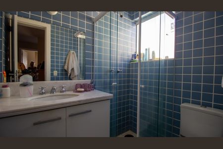 Casa de condomínio para alugar com 235m², 4 quartos e 2 vagasBanheiro Social