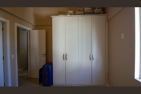 Casa de condomínio para alugar com 235m², 4 quartos e 2 vagasSuíte 1