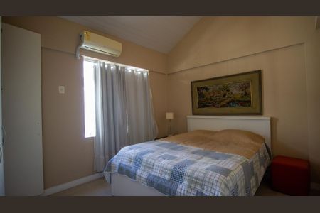 Casa de condomínio para alugar com 235m², 4 quartos e 2 vagasSuíte 1