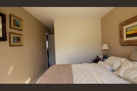 Casa de condomínio para alugar com 235m², 4 quartos e 2 vagasSuíte 2