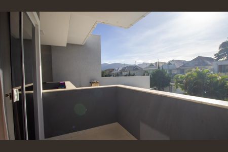 Casa de condomínio para alugar com 235m², 4 quartos e 2 vagas Casa de condomínio para alugar com 235m², 4 quartos e 2 vagasSacada da Suíte 1