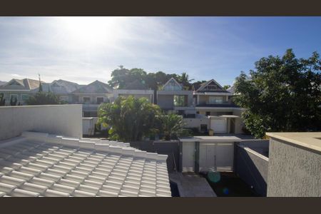 Casa de condomínio para alugar com 235m², 4 quartos e 2 vagas Casa de condomínio para alugar com 235m², 4 quartos e 2 vagasVista da Sacada da Suíte 2