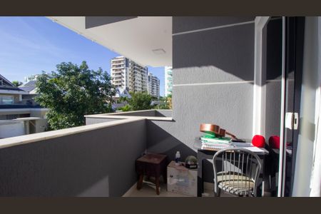 Casa de condomínio para alugar com 235m², 4 quartos e 2 vagas Casa de condomínio para alugar com 235m², 4 quartos e 2 vagasSacada da Suíte 2
