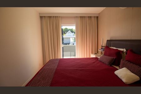 Casa de condomínio para alugar com 235m², 4 quartos e 2 vagas Casa de condomínio para alugar com 235m², 4 quartos e 2 vagasSuíte 1